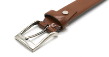 画像をギャラリービューアに読み込む, attire ITALIAN ADVAN LEATHER(ライトブラウン)のバックル(表)