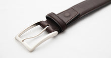 画像をギャラリービューアに読み込む, attire FRENCH CALF BELT(ダークブラウン)のバックル(表)