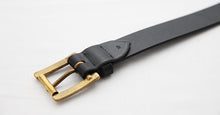 画像をギャラリービューアに読み込む, MERCER ITALIAN VEGETABLE TANNED OILED LEATHER BELT(ブラック)のバックル(裏)